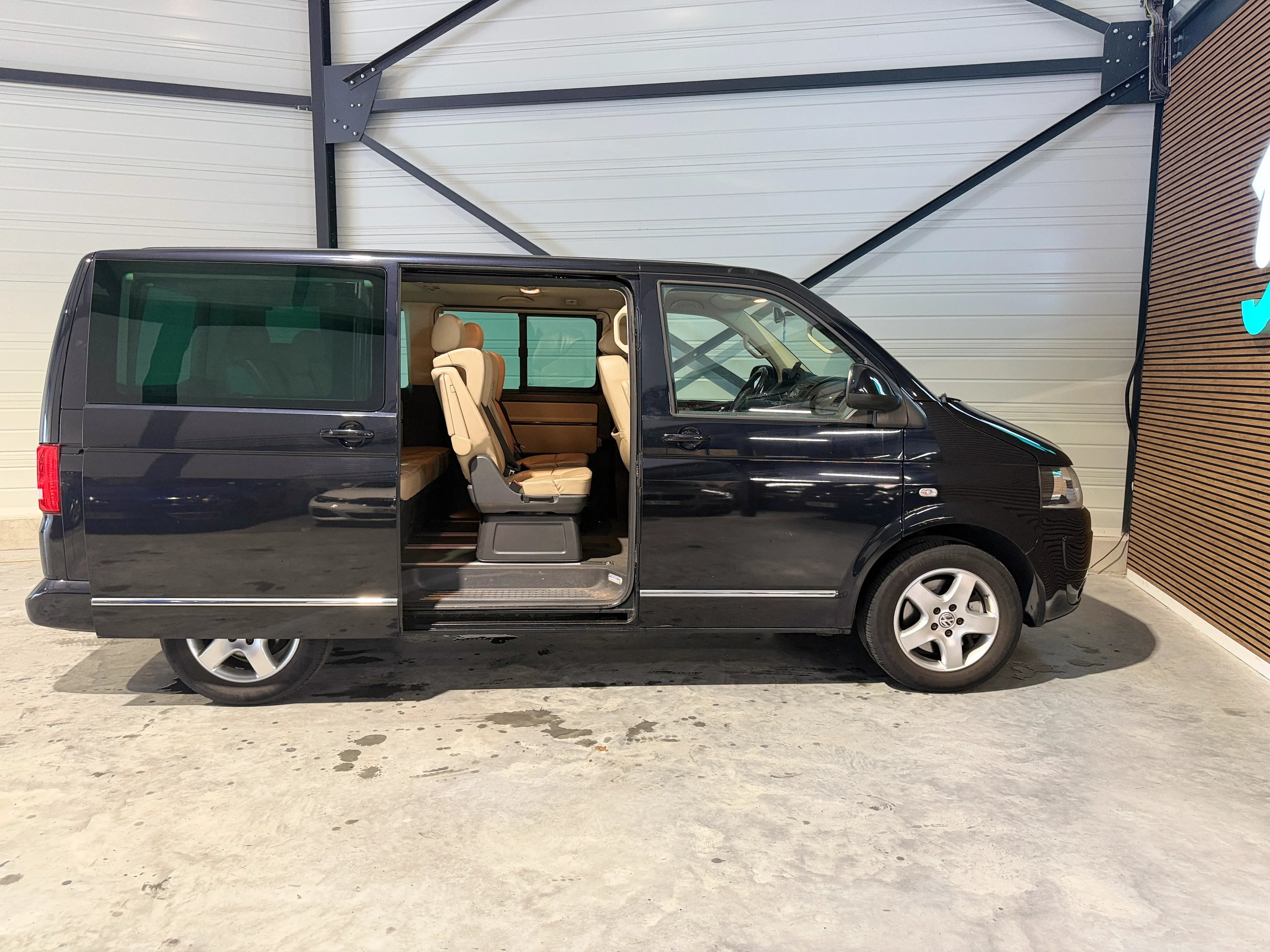 Image secondaire de Volkswagen Multivan T5 2L TDI 180 cv
