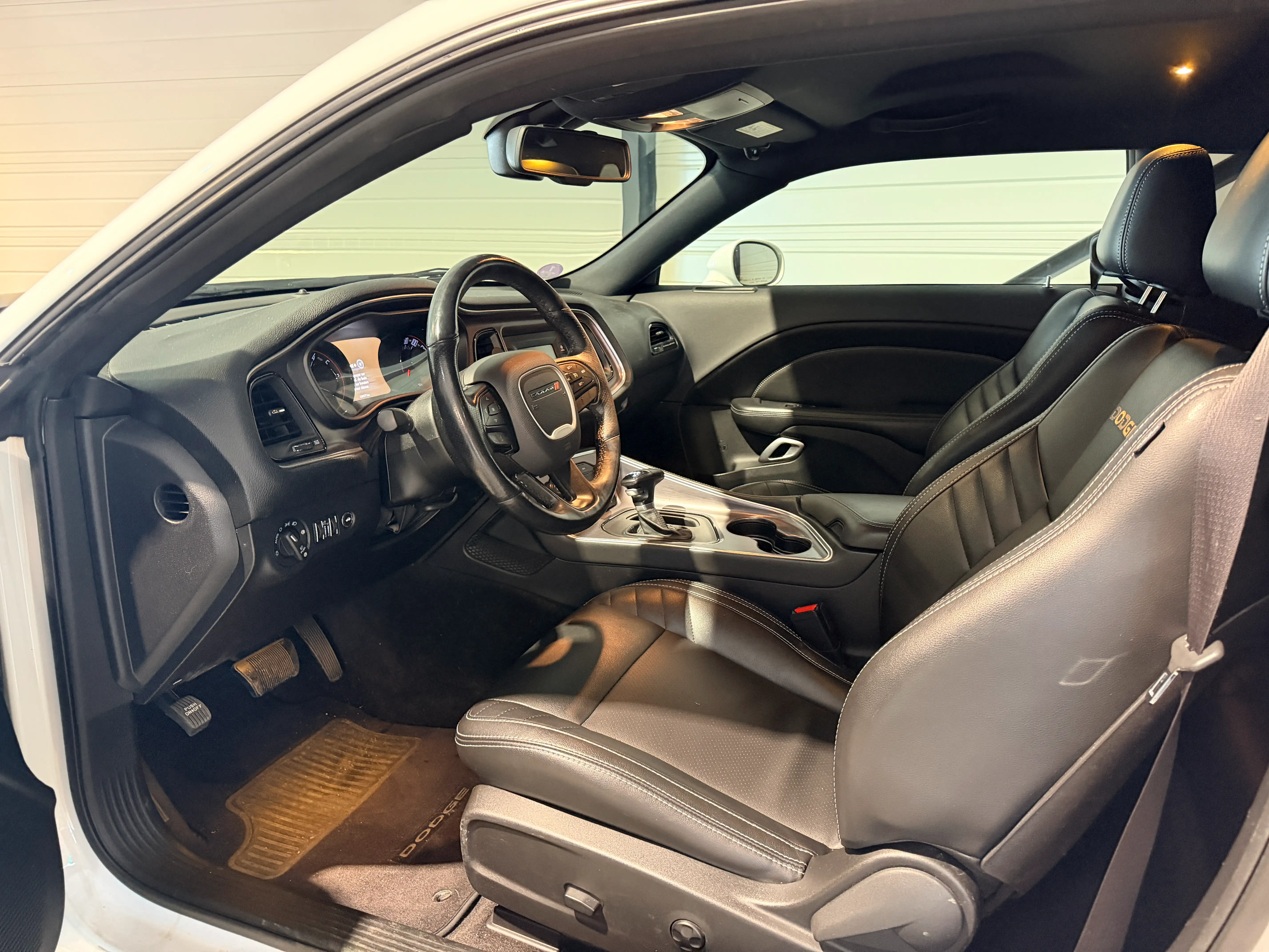 Image secondaire de Dodge Challenger SXT 3.6 V6 309 cv 