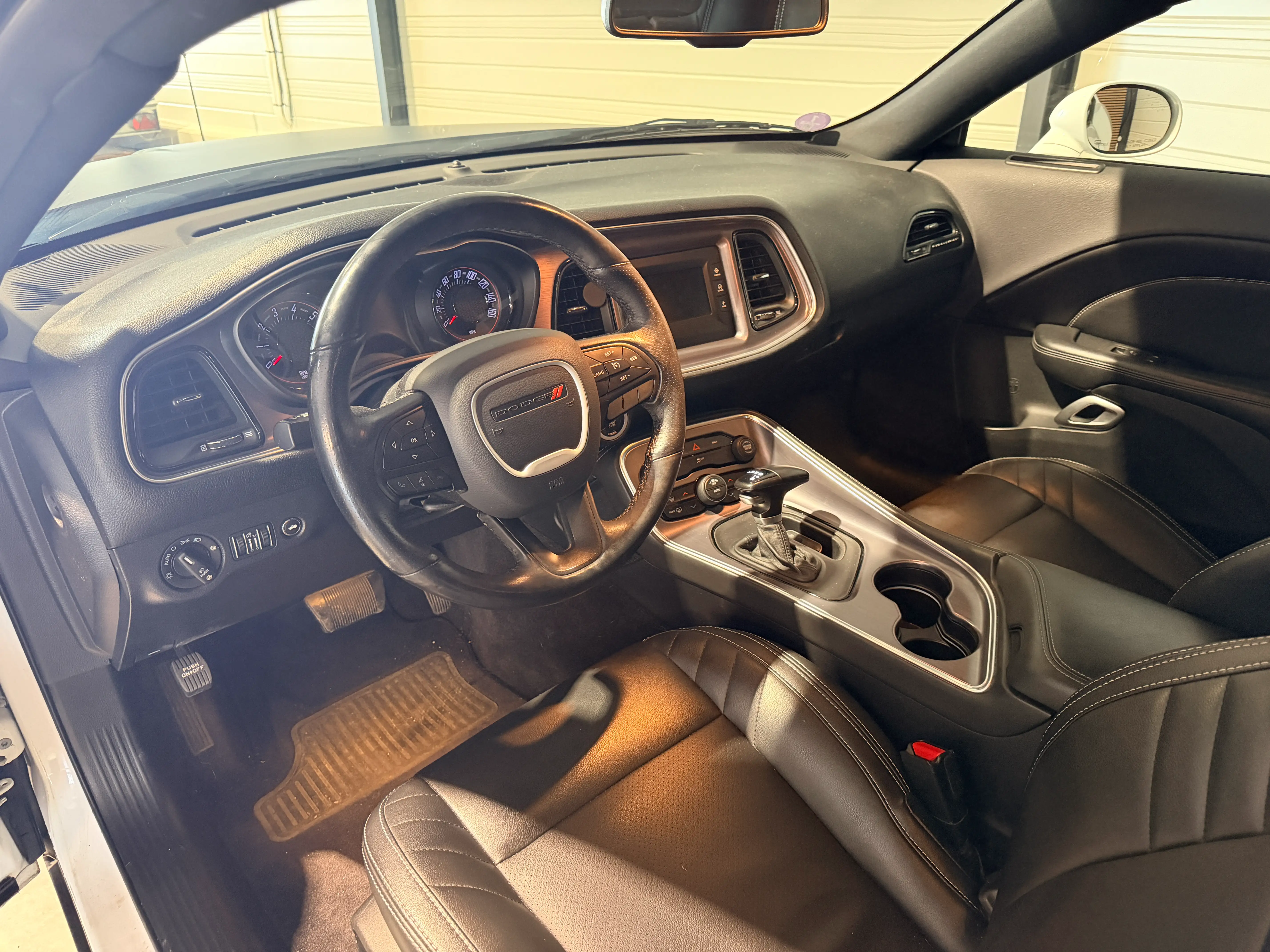 Image secondaire de Dodge Challenger SXT 3.6 V6 309 cv 