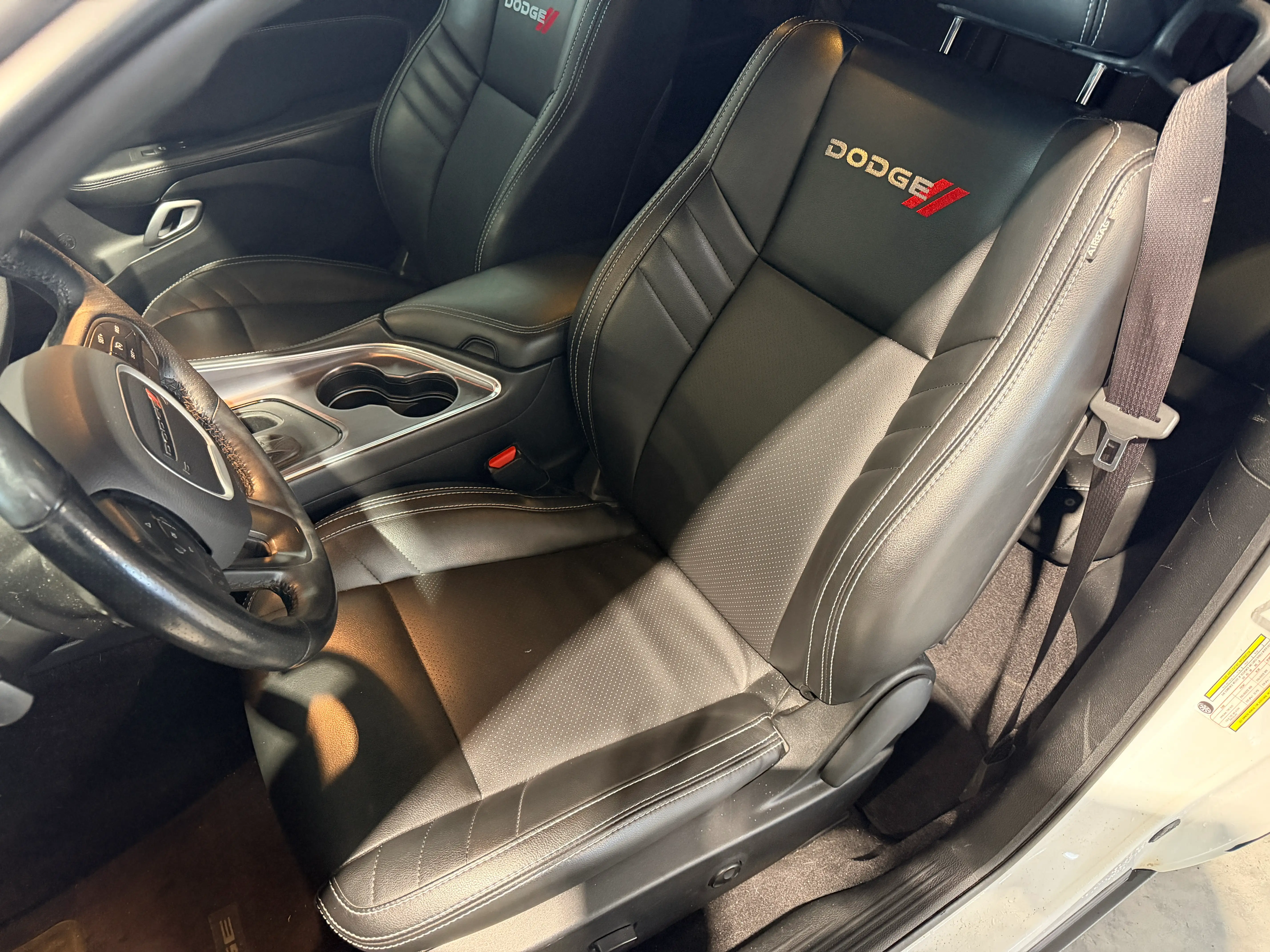 Image secondaire de Dodge Challenger SXT 3.6 V6 309 cv 